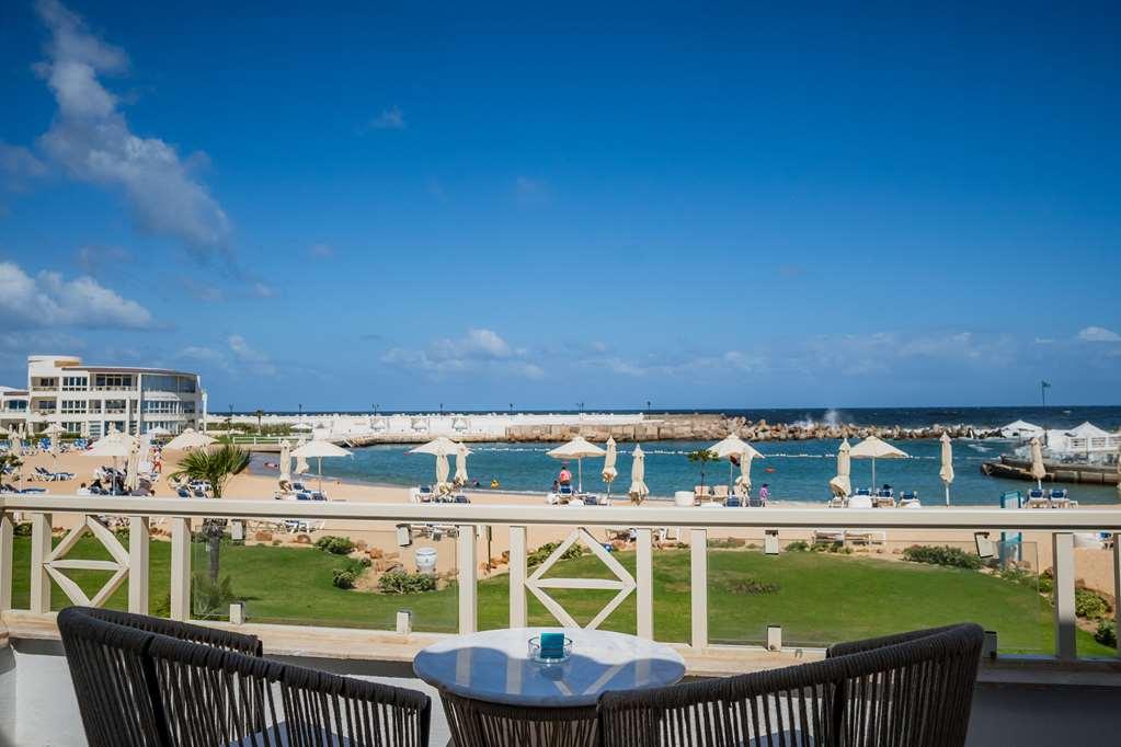 Sunrise Alex Avenue Hotel Alejandría Habitación foto View of the beach from the hotel